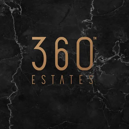Wonderful, Designer 2br With Large Sofa & Tv By 360 Estates *