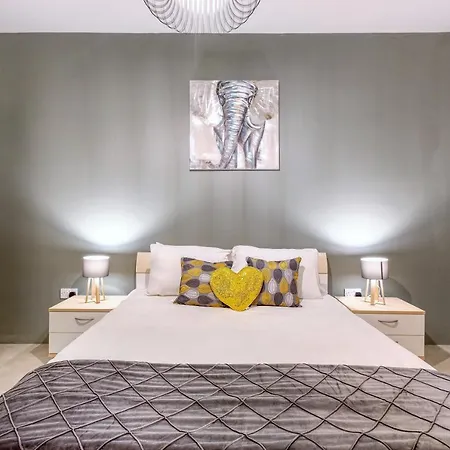 Wonderful, Designer 2br With Large Sofa & Tv By 360 Estates St. Julian's